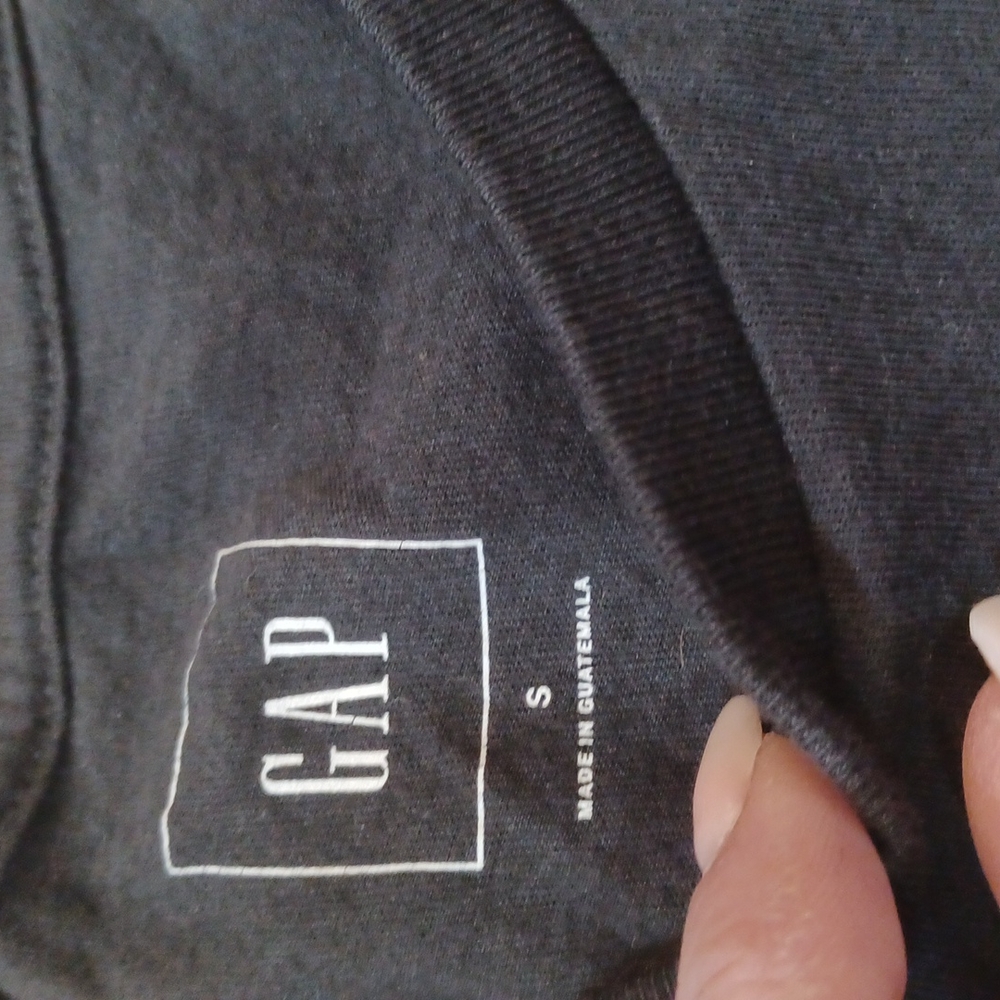 GAP "Weekend" Tshirt - Picture 4 of 5
